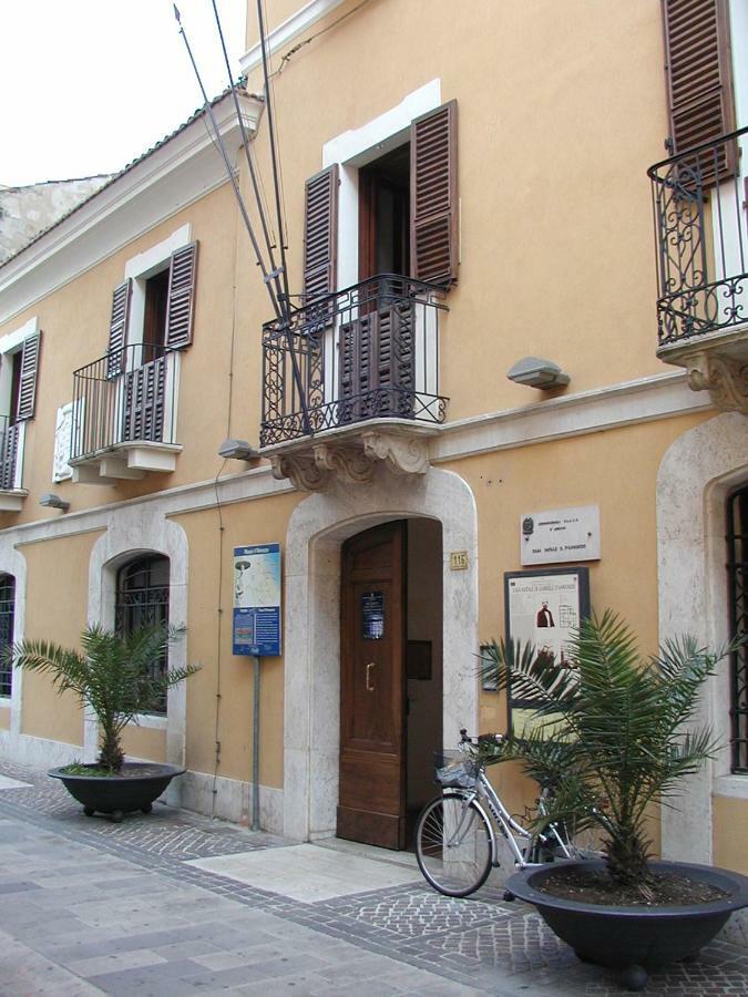 Suites Rome Πεσκάρα Εξωτερικό φωτογραφία